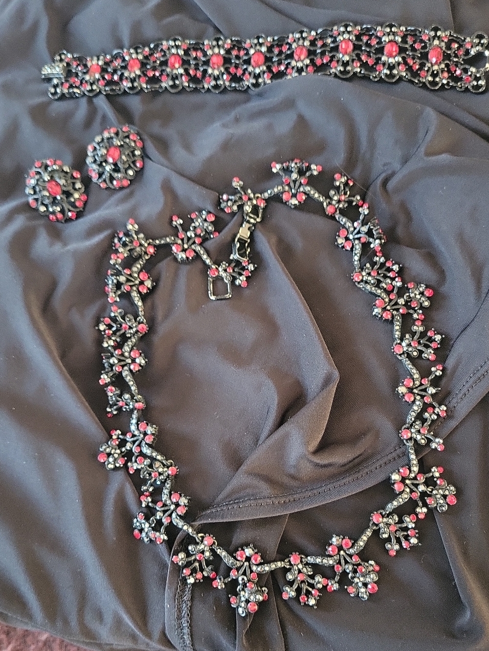Elegant Black & Red Crystal Necklace, Bracelet and Earring Set